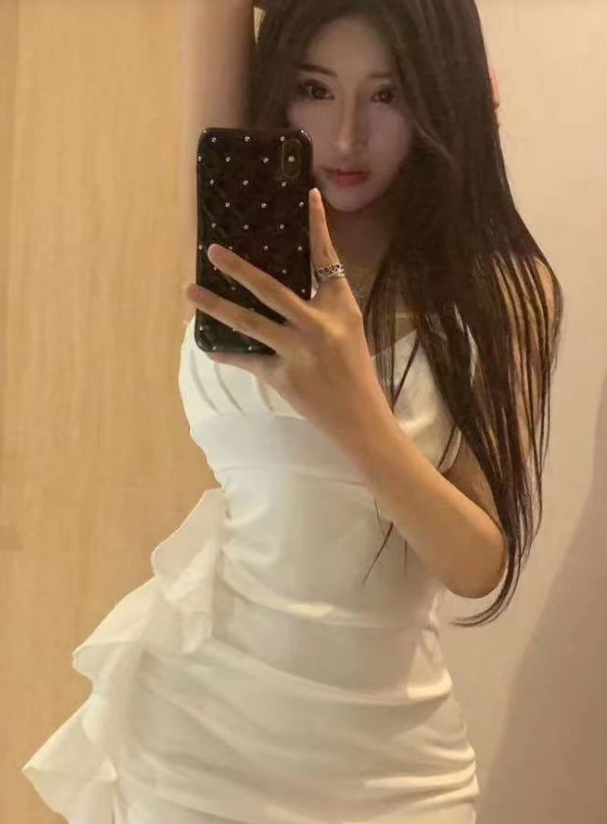 兼职美女，水多粉嫩 紧致bi