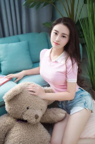 大熊和茂密的森林