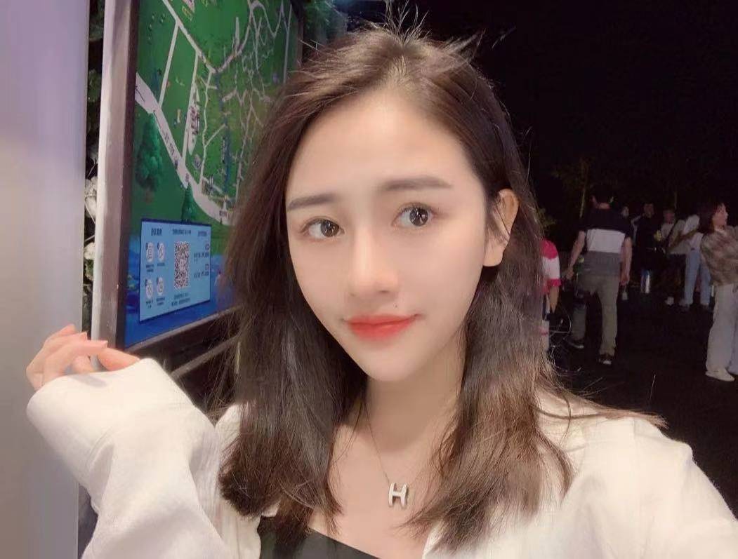 会喷可三通的妹子