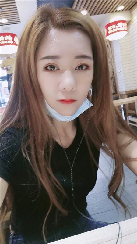 偷腥极品人妻，三张可爆艹